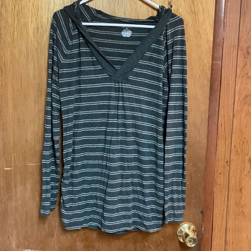 LizLange Maternity shirt